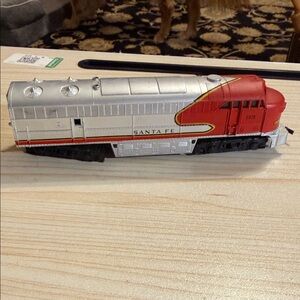 Vintage AHM Tempo HO Gauge SF 5028 Santa Fe Diesel C-Liner Locomotive Engine